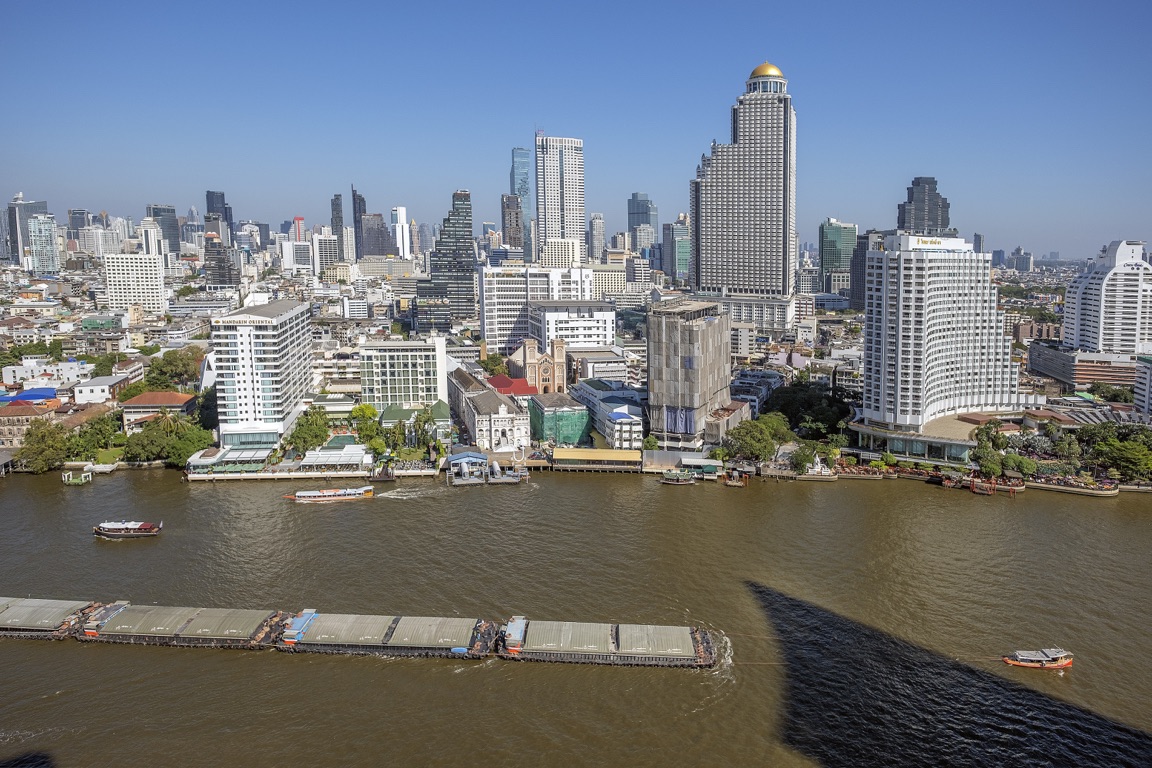 Bangkok, Chao Phraya river, views from Peninsula Hotel 