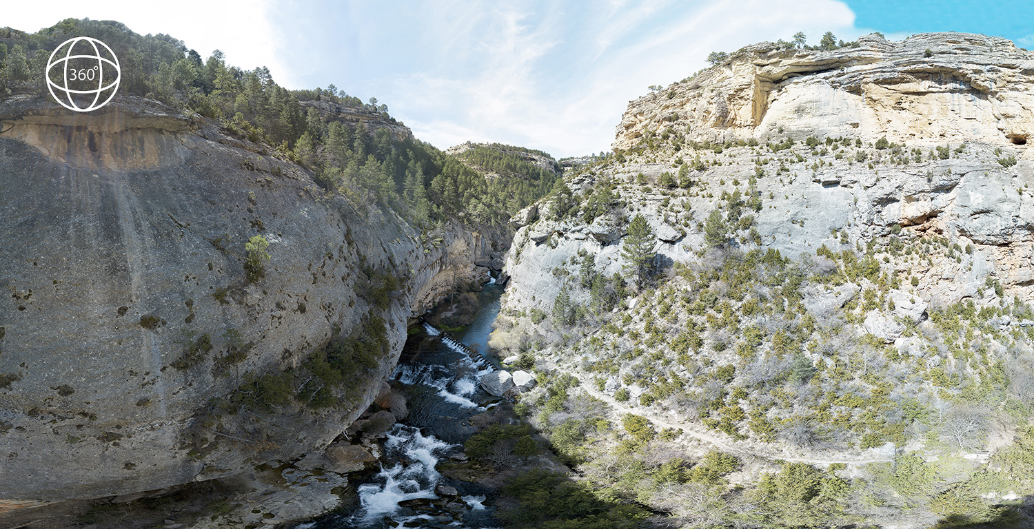 Birth of the Pitarque River (Teruel, Spain) - 360º photography (click on the image to navigate through it)
