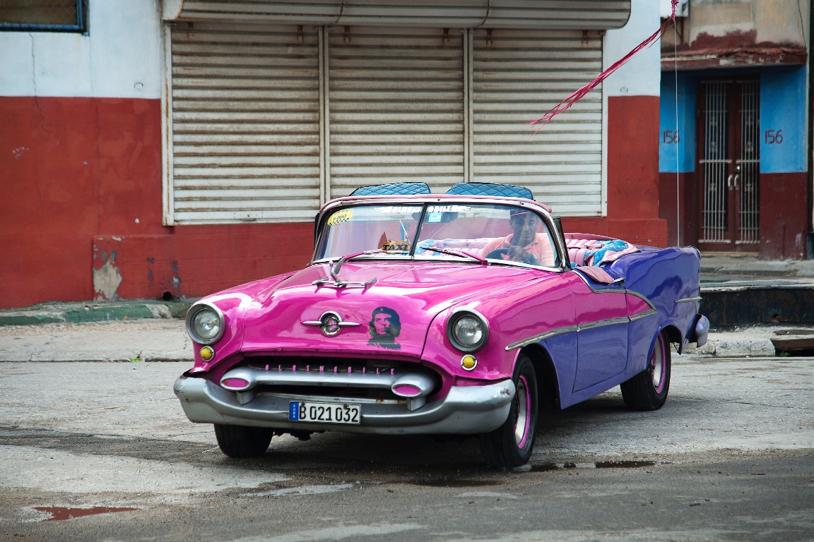La Habana. Presumiendo de auto