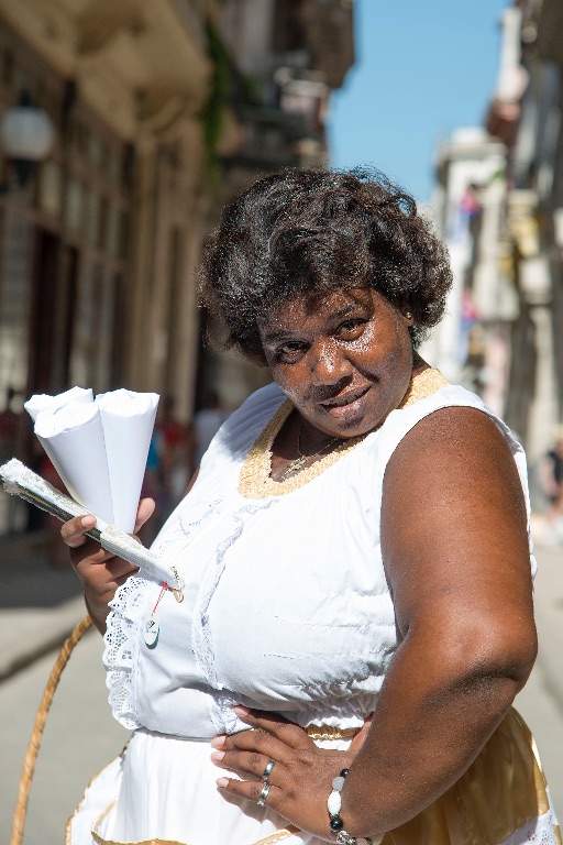 La Habana. Vendedora de maní