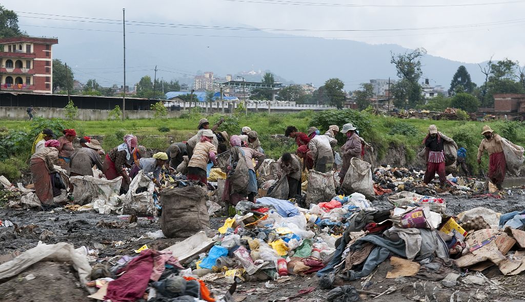 Bhaktapur, reciclando entre la basura