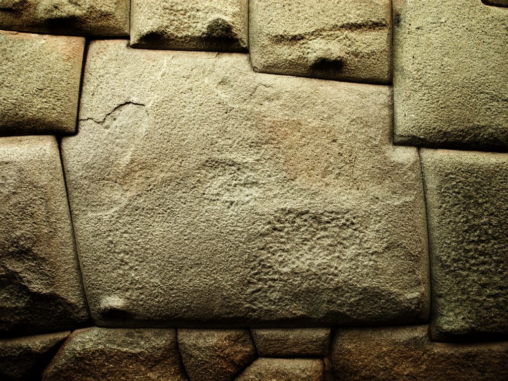 Piedra de las doce aristas, Cuzco
