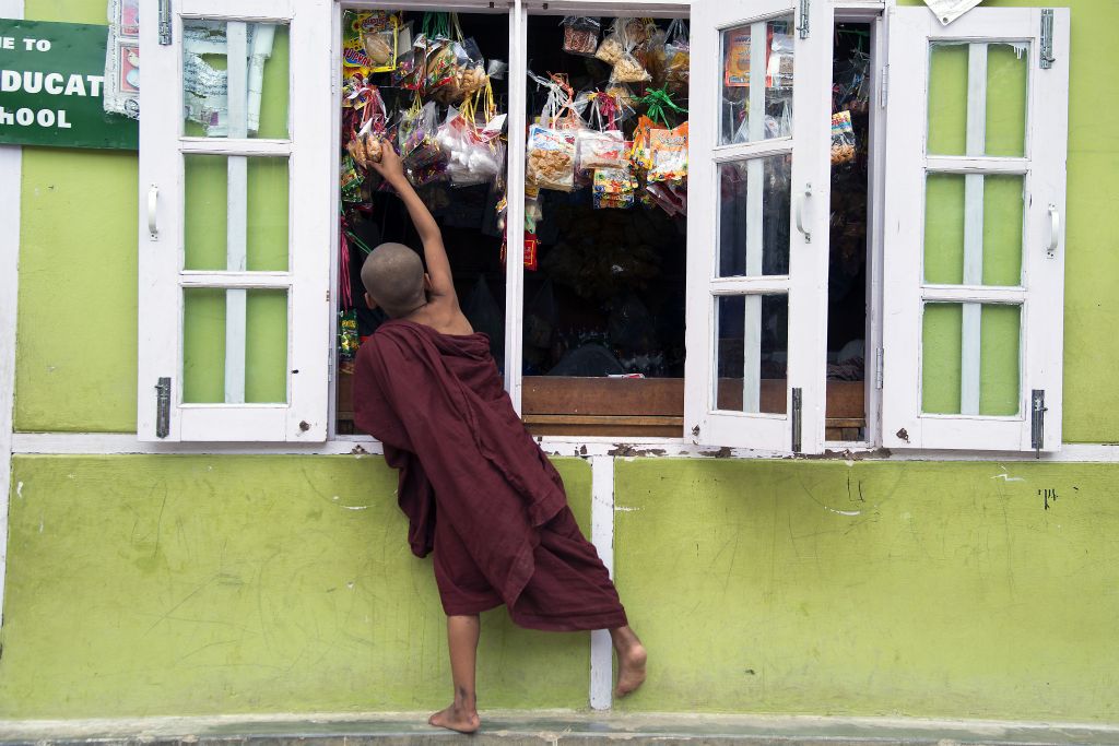 Colegio budista en la carretera de Amarapura a Sagaing