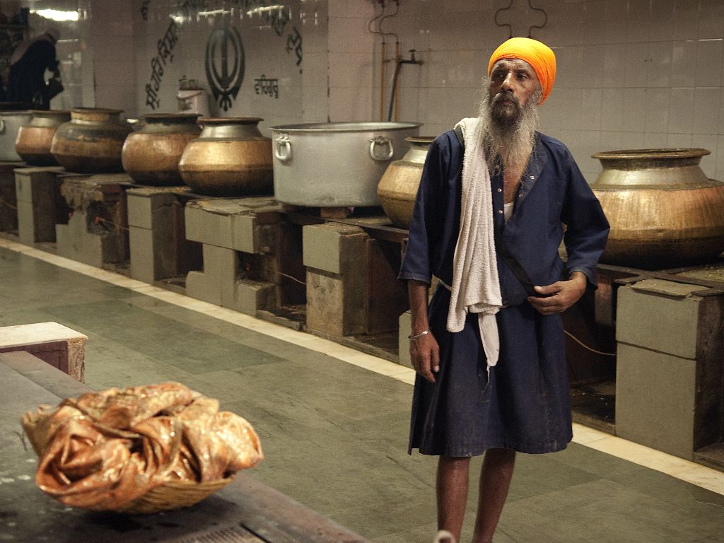 Delhi, Templo sij Gurudwara Bangla Saheb, cocinas