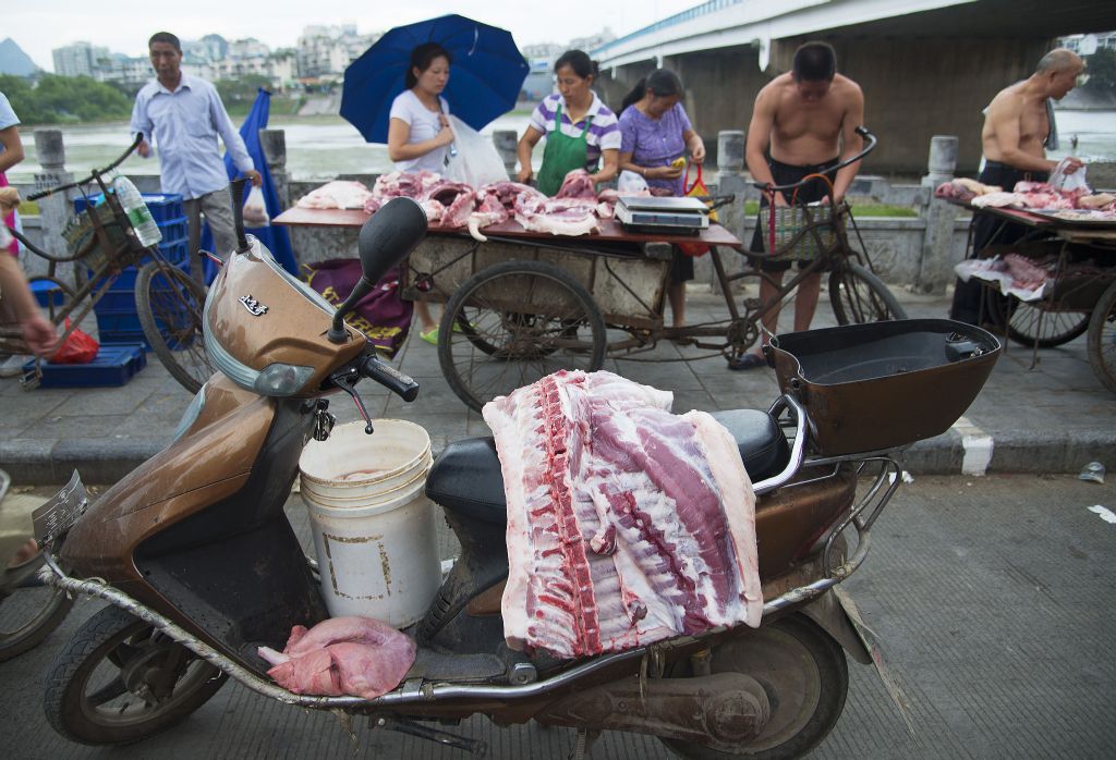 Guilin, street market