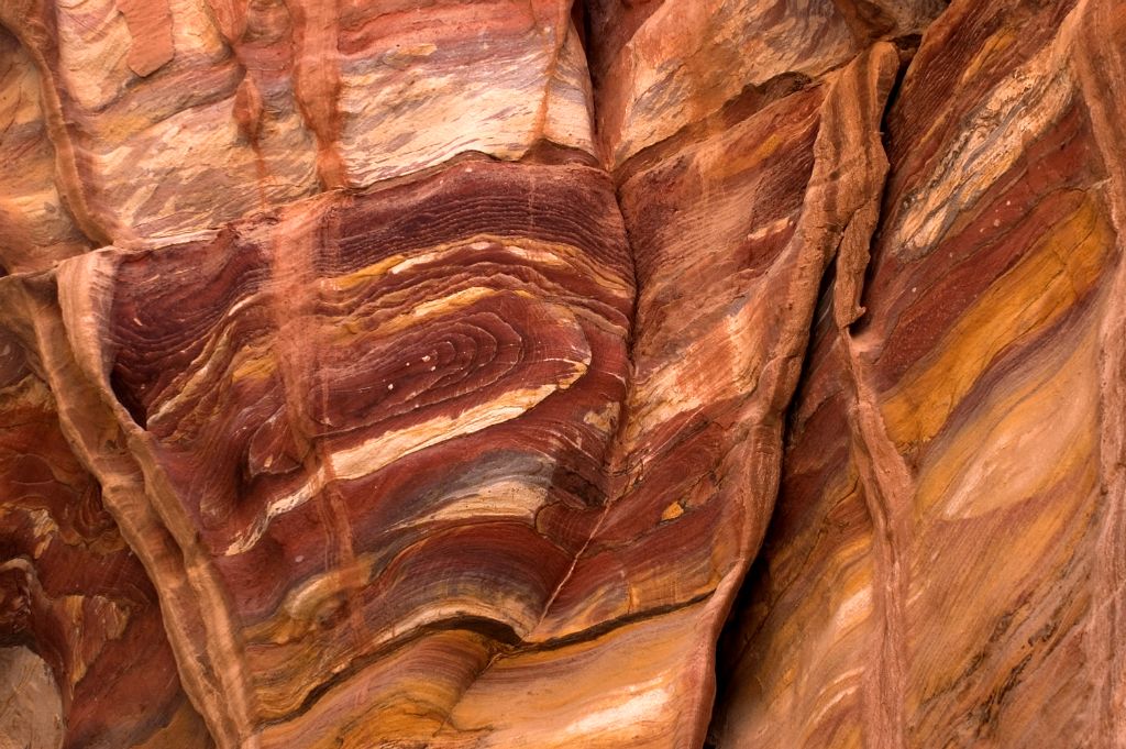 The Sik, colors in the stones