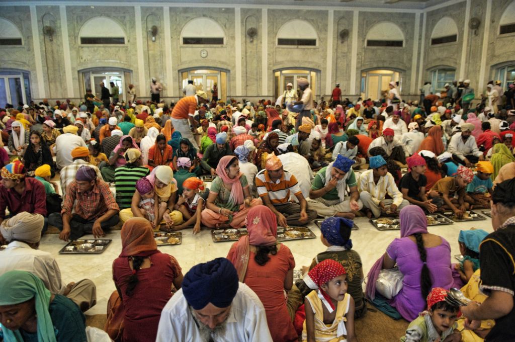 Delhi, Sikh temple Gurudwara Bangla Saheb, dining room