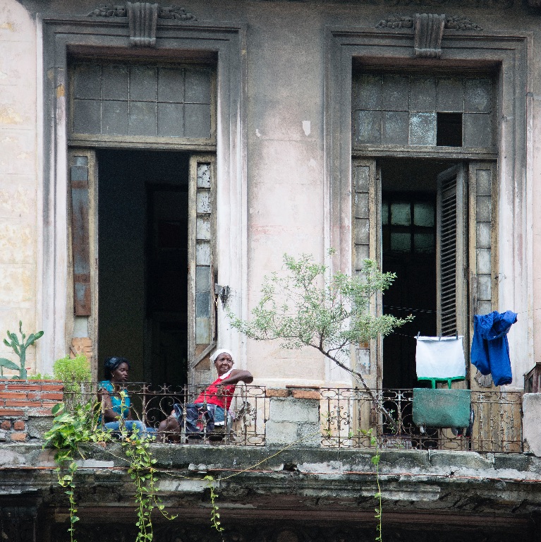 La Habana.  Balcón en el Paseo del Prado