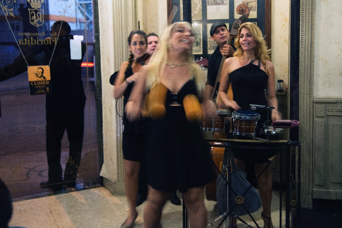 La Habana. Música en El Floridita, la meca del daikiri