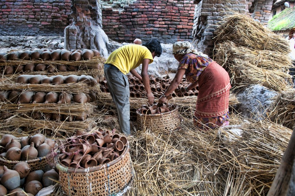 Bhaktapur, horno de paja para cerámica