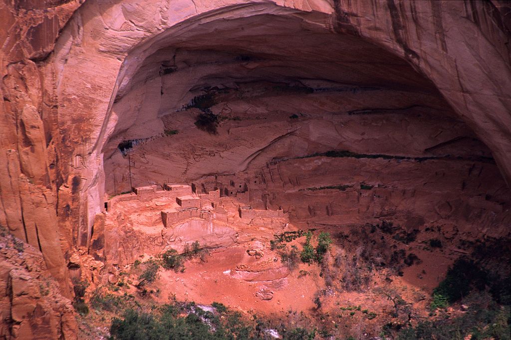 Navajo National Monument, Poblado Navajo construido sobre el año 1250 DC