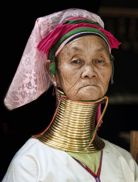 Bagan, mujer jirafa