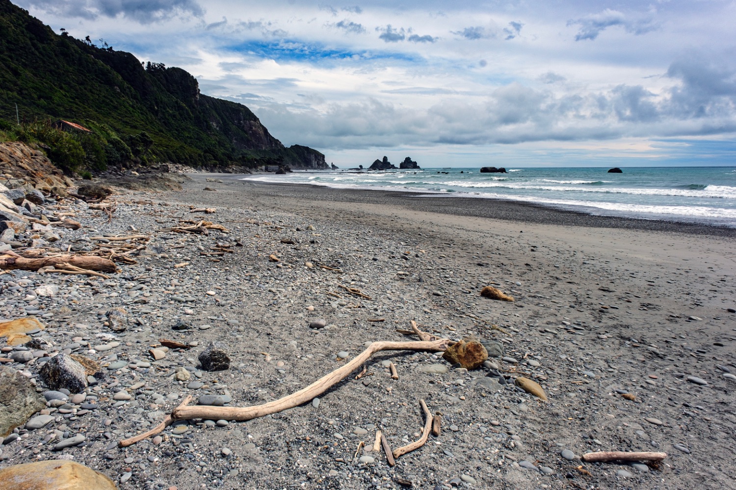 Motukiekie Beach